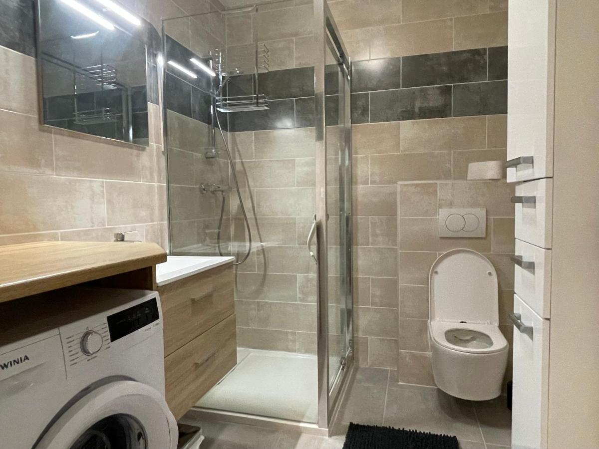 Au Calme Proche Centre-Ville, Studio Renove Avec Equipements Neufs Et Parking Prive Гап Екстер'єр фото