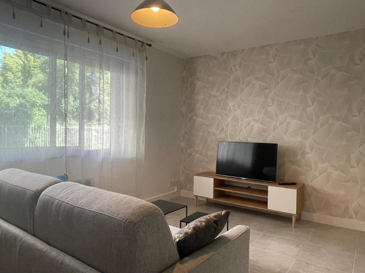Au Calme Proche Centre-Ville, Studio Renove Avec Equipements Neufs Et Parking Prive Гап Екстер'єр фото